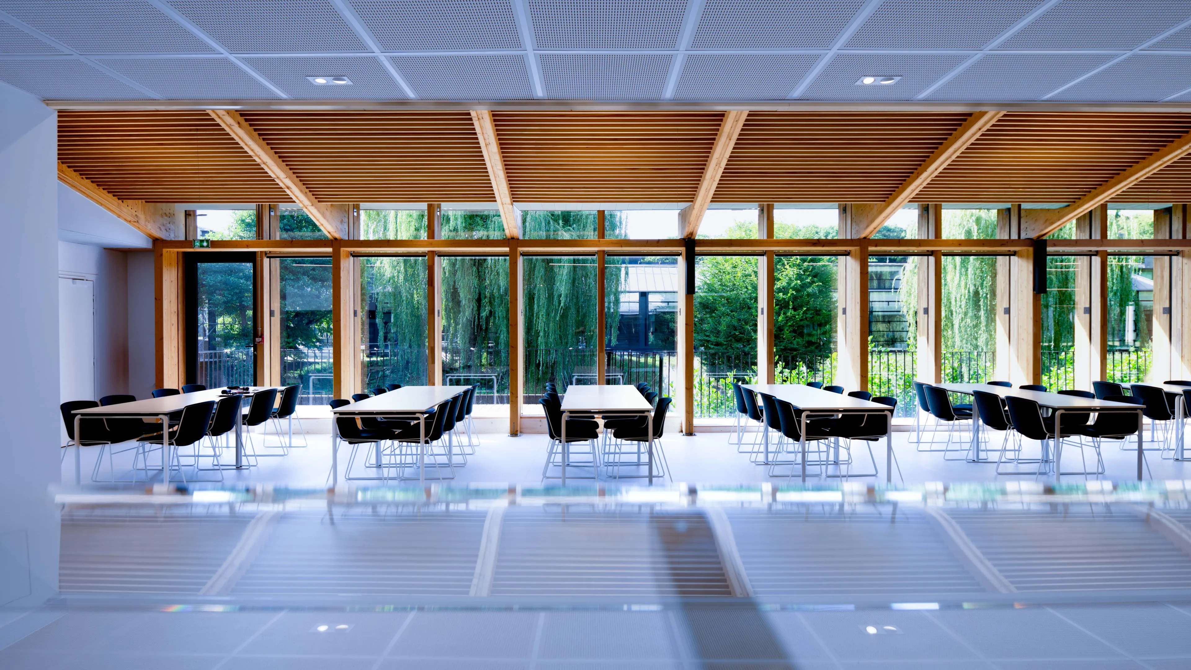 extension restaurant