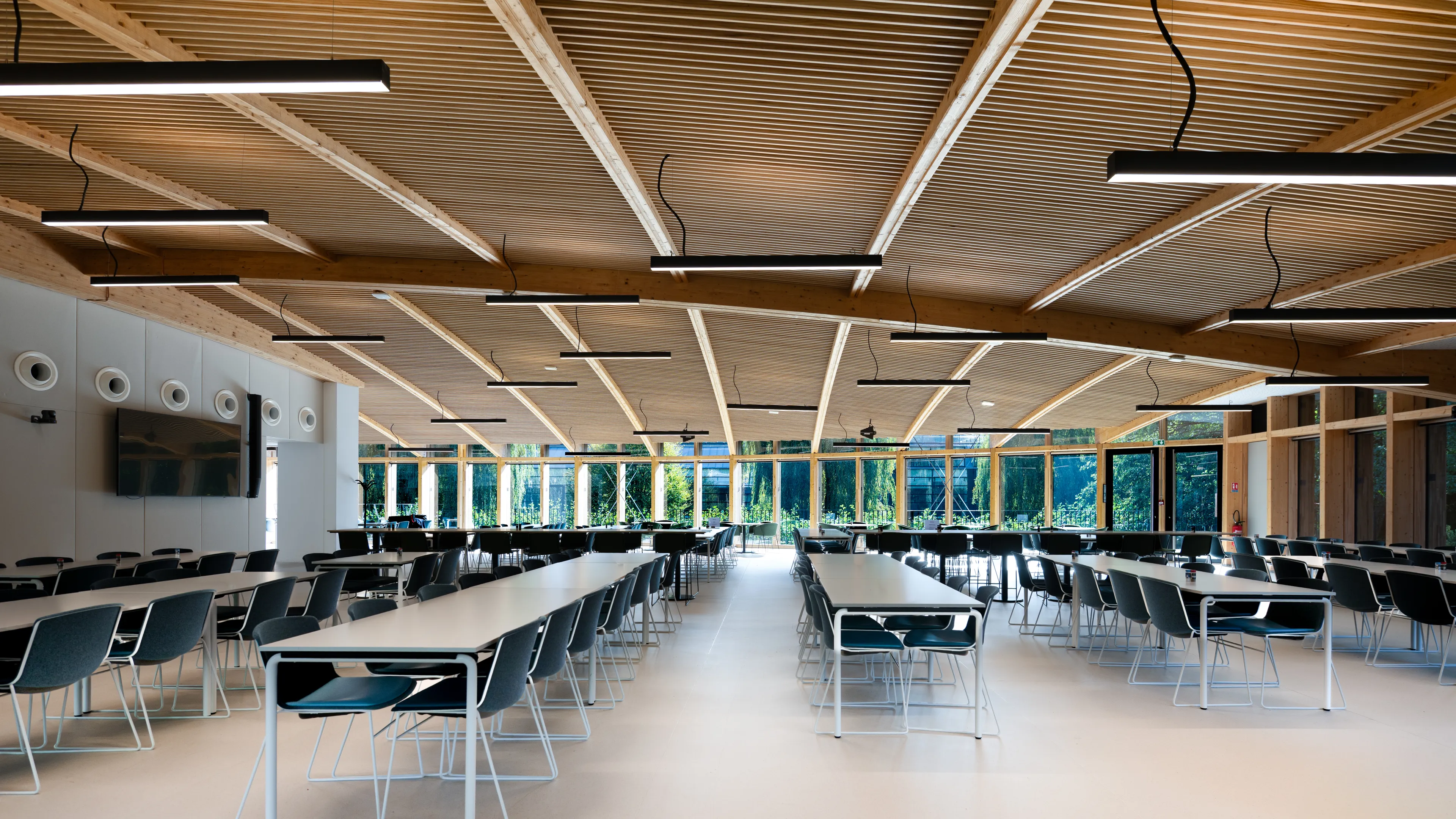 espace latérale dans le restaurant