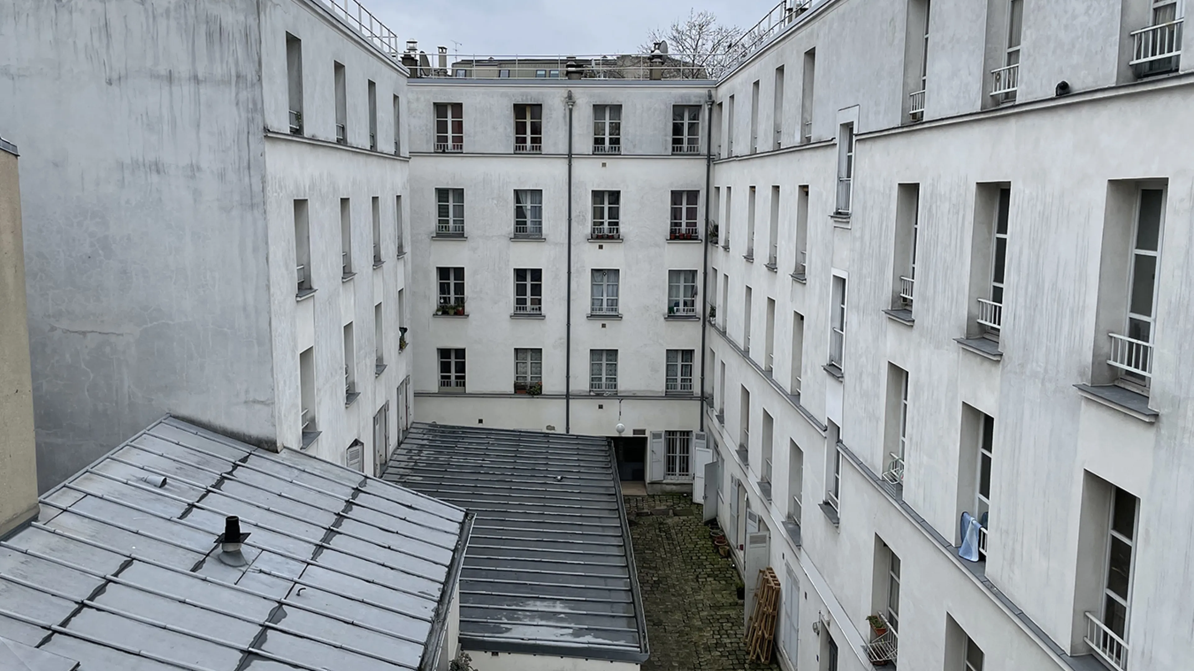 image cour intérieure avant travaux