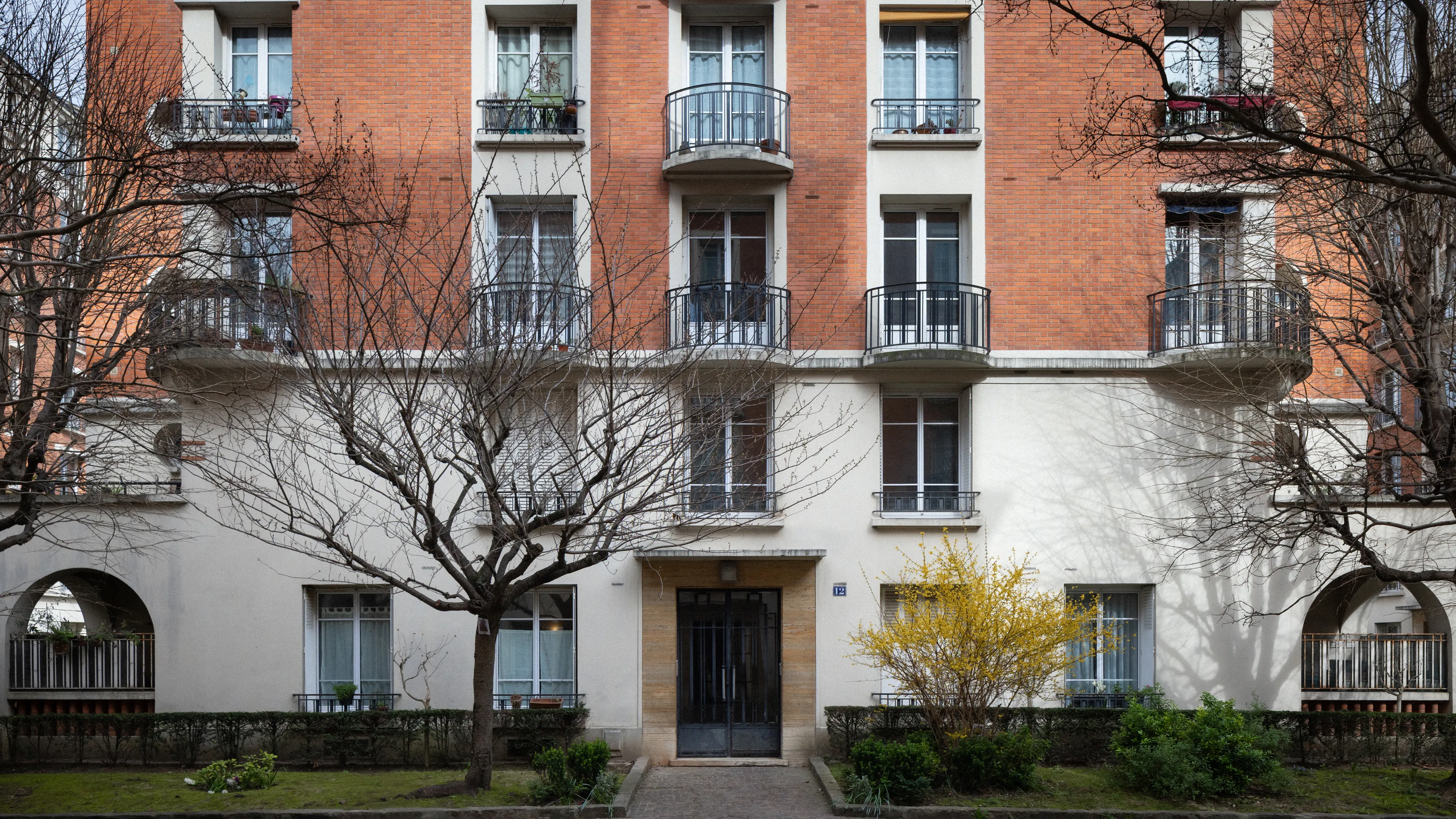 vue frontale d'un des immeubles