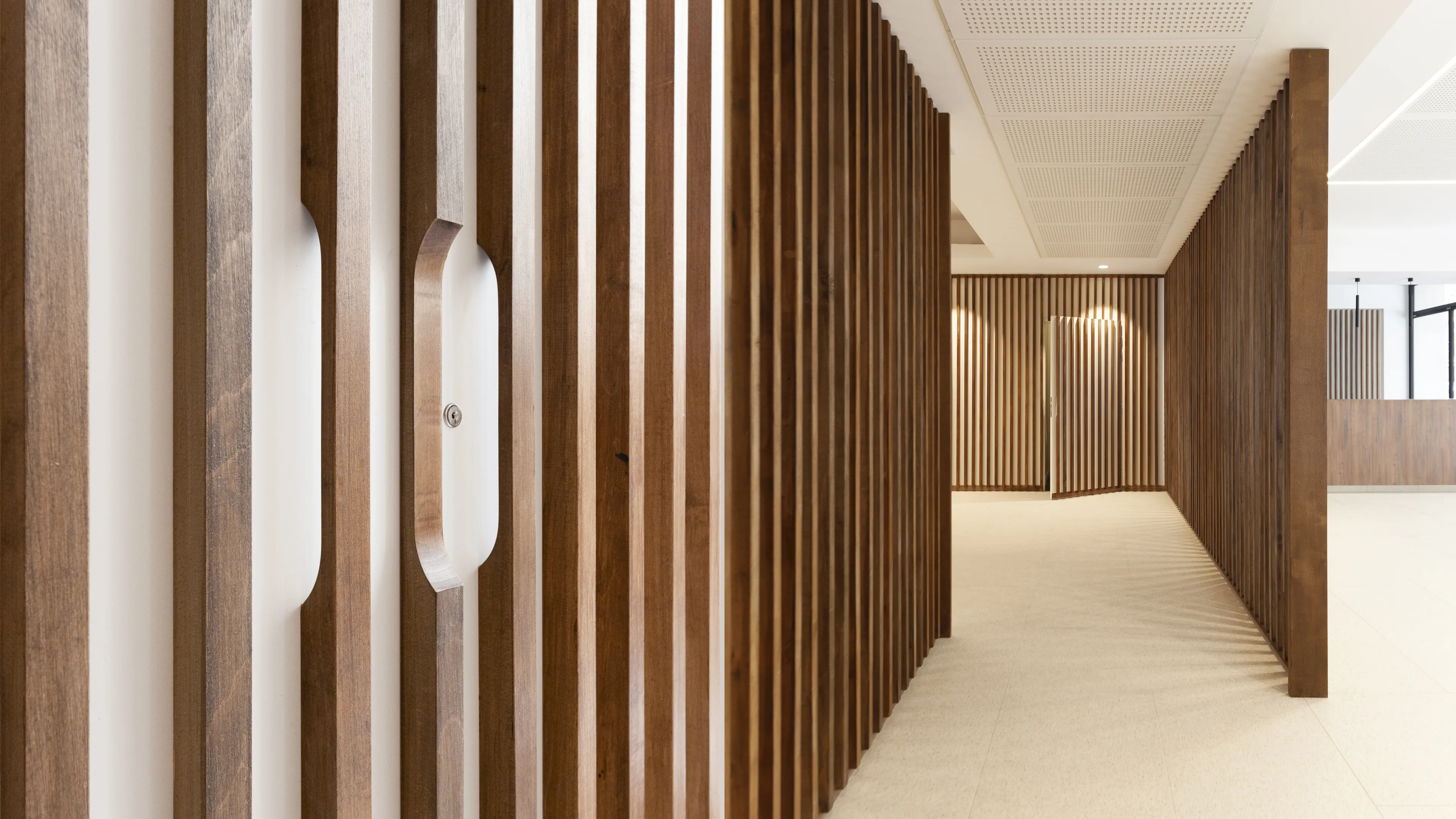 01-vertical_4_0
