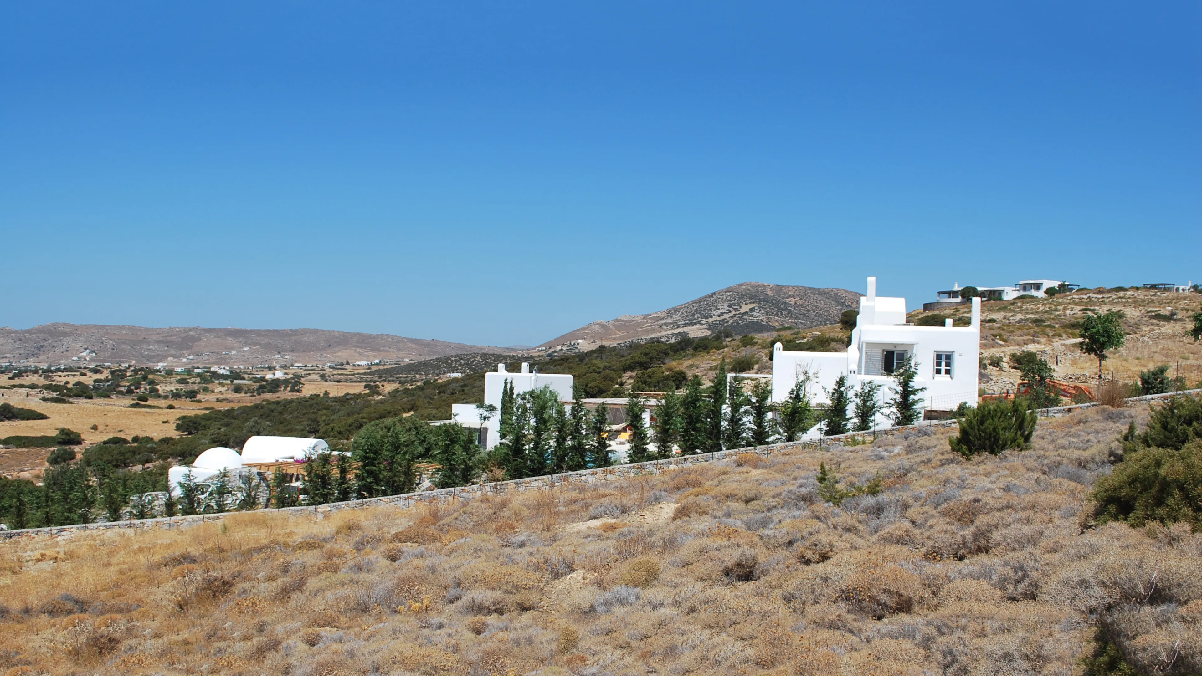 02-Photo-Coupe-Construction-Villa-Grece-Naxos-Piscine-Atela-Architectes_0
