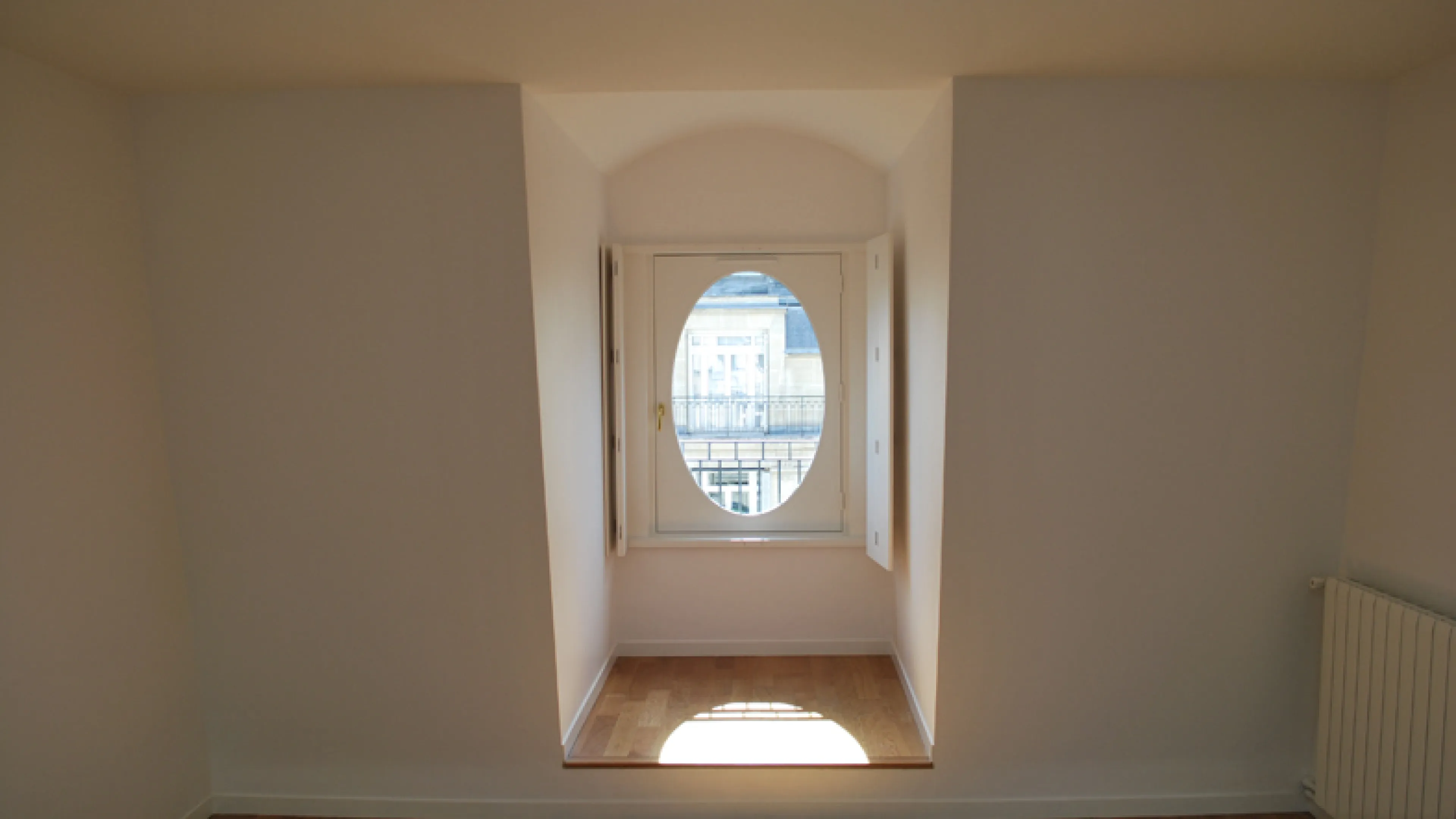 05-Interieur-Rehabilitation-Logement-Commerce-Haussmanien-Paris9-Swisslife_0_0