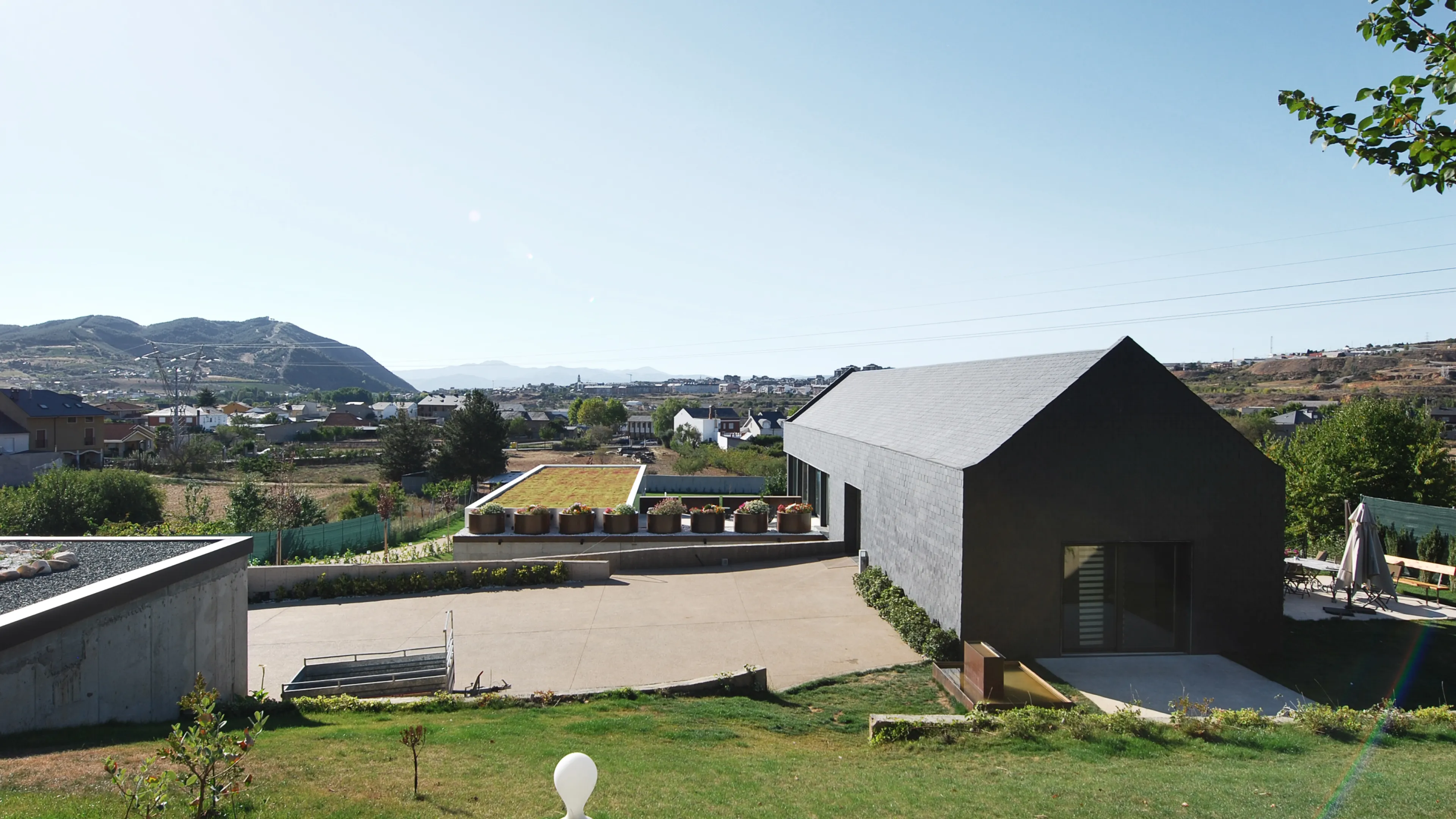 05b-Construction-Villa-Ponferrada-Espagne-Piscine-Interieur-Atela-Architectes_0