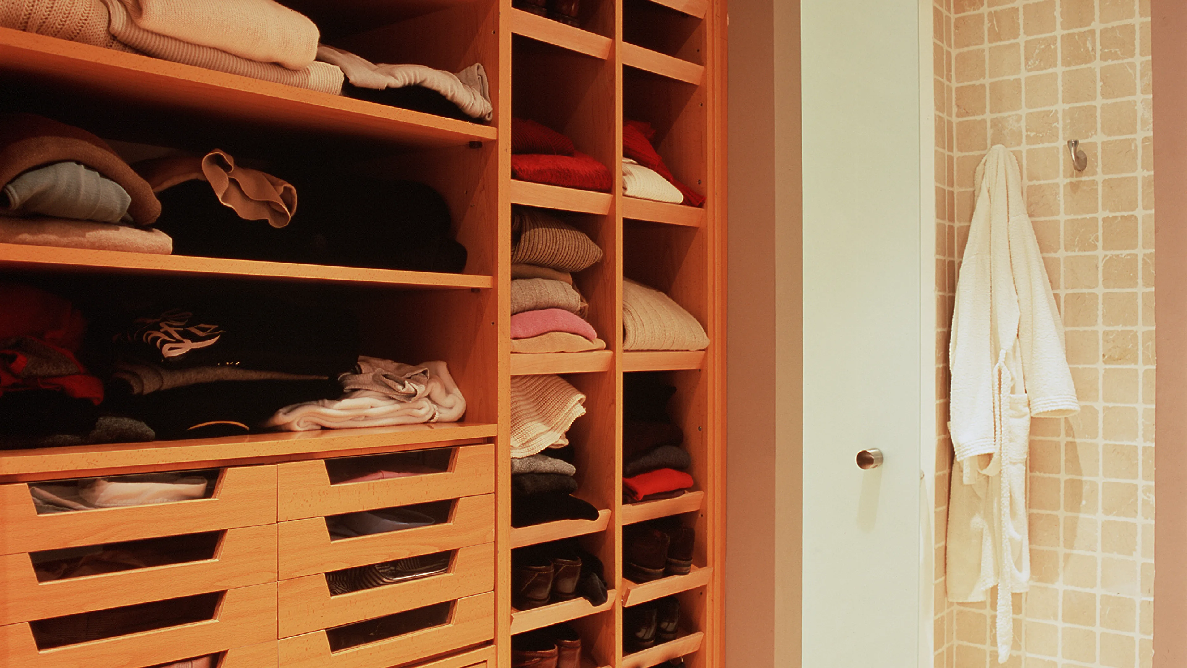 07-Dressing-Amenagement-Appartement-Architecture-Interieur-Lumiere-Naturelle-Madrid-Atela-Architectes_0