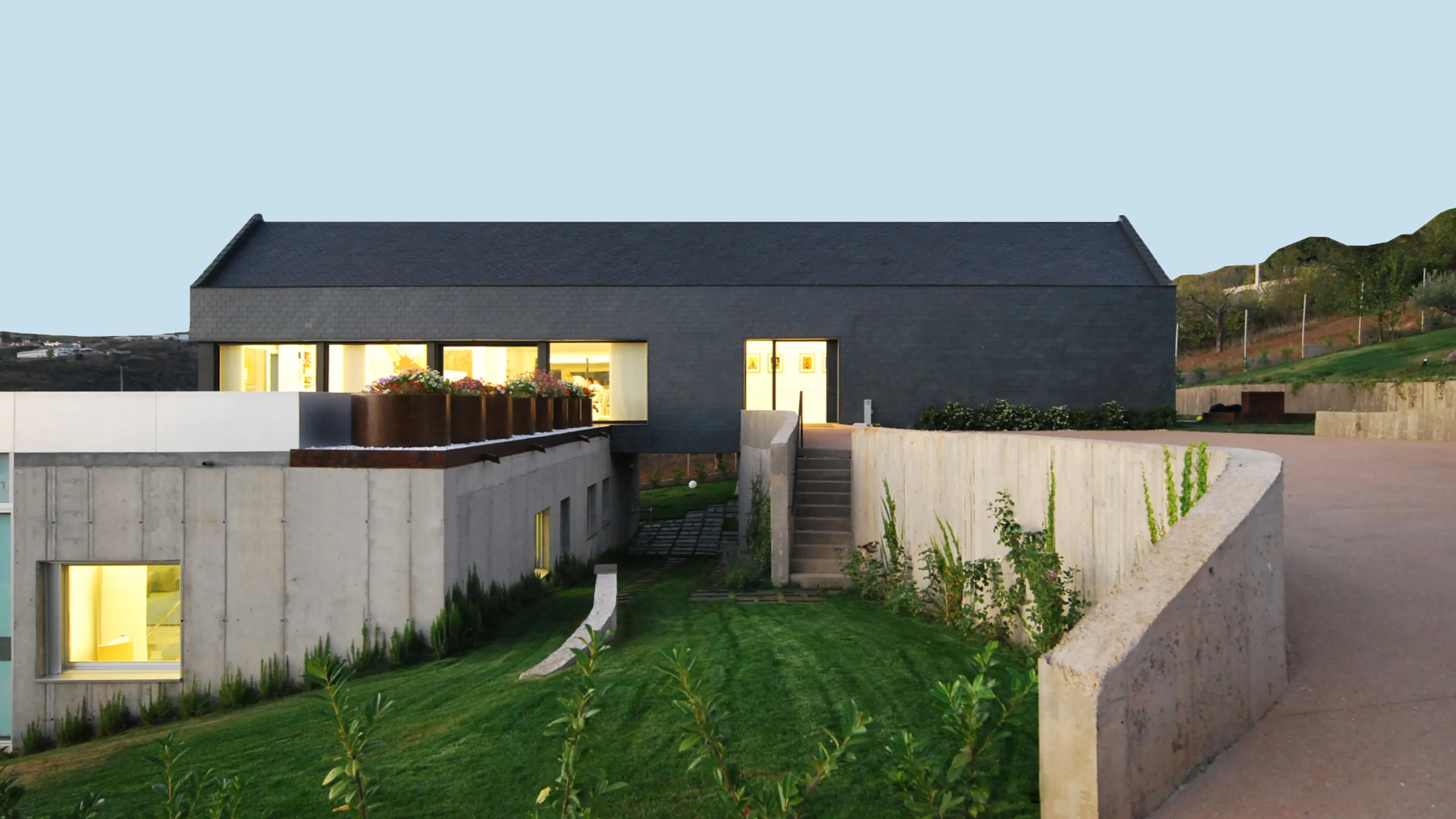 mMODIF_02a-Construction-Villa-Ponferrada-Espagne-Piscine-Interieur-Atela-Architectes_0