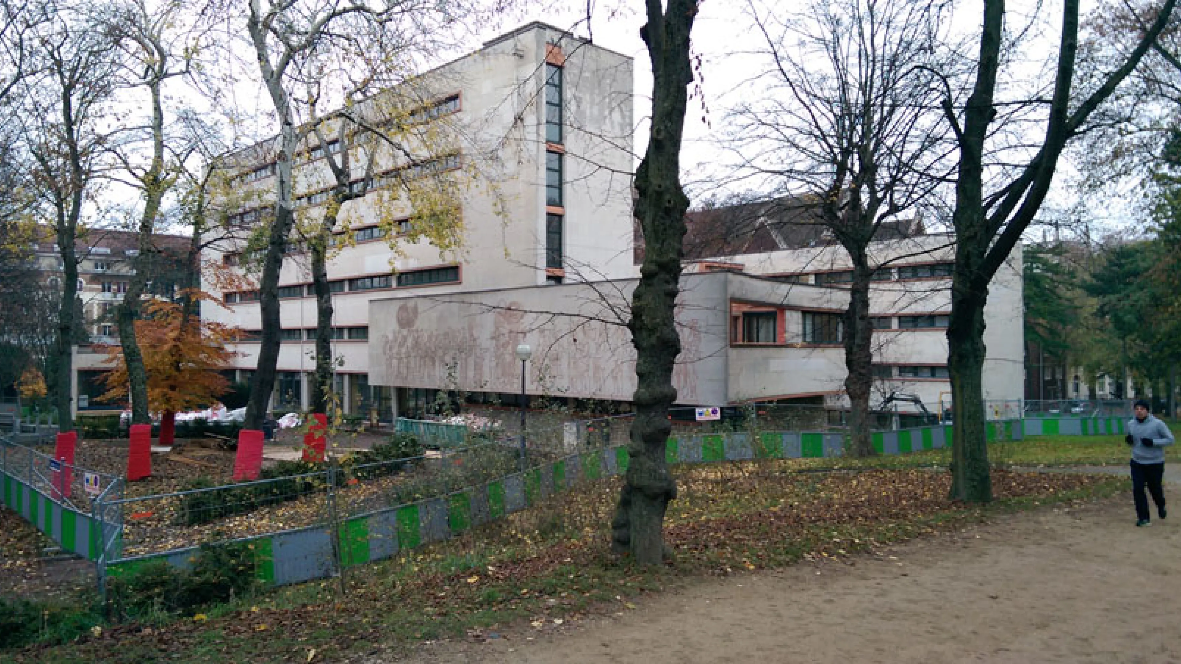 02-Exterieur1-Rehabilitation-Residence-Logement-Etudiant-Paris14-Maison-Mexique-Cité-Universitaire-Atela-Architectes_0