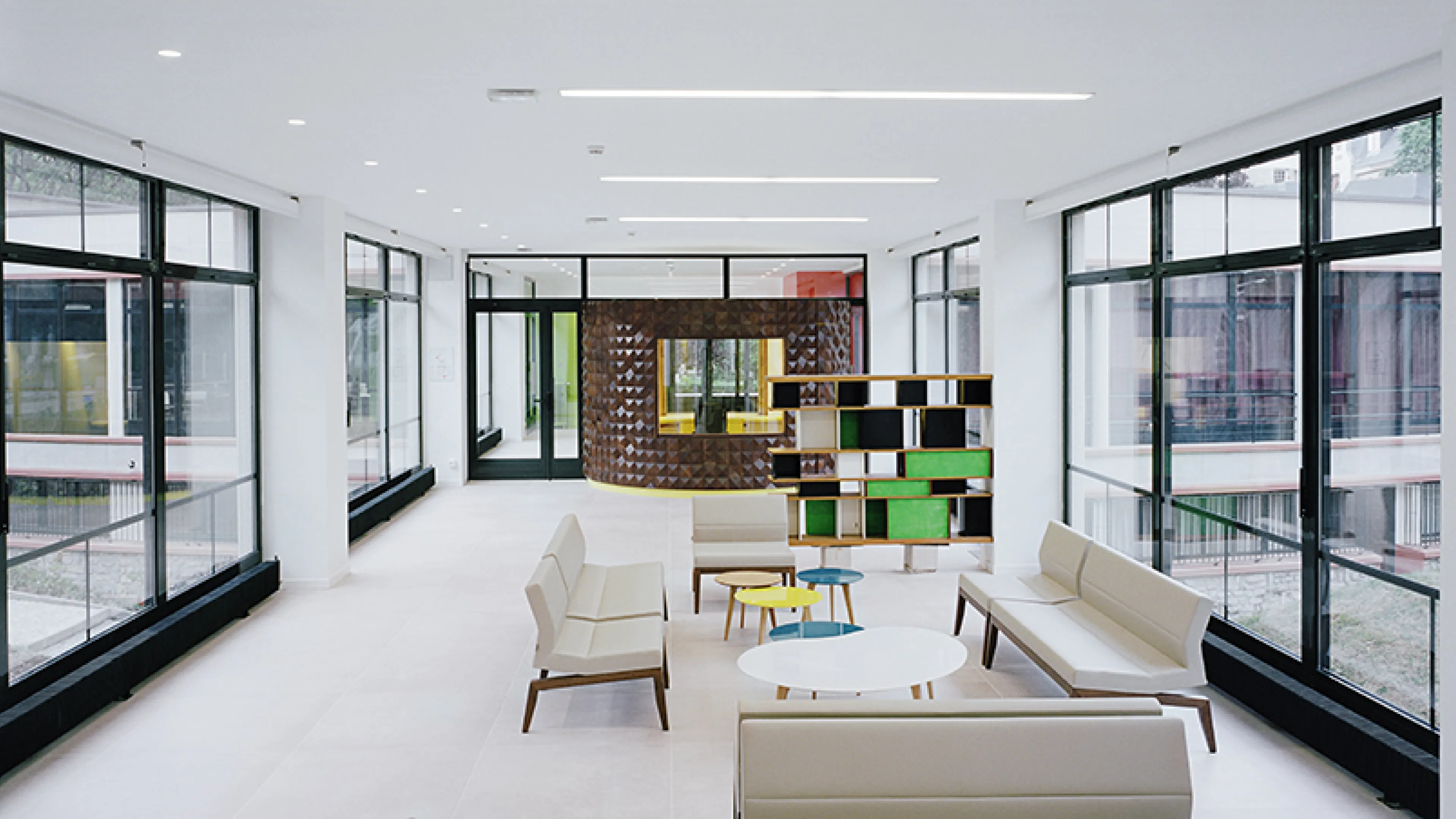 08-Galerie-Espace-Reception-Residence-Logement-Etudiant-Paris14-CIUP-Atela-Architectes_0