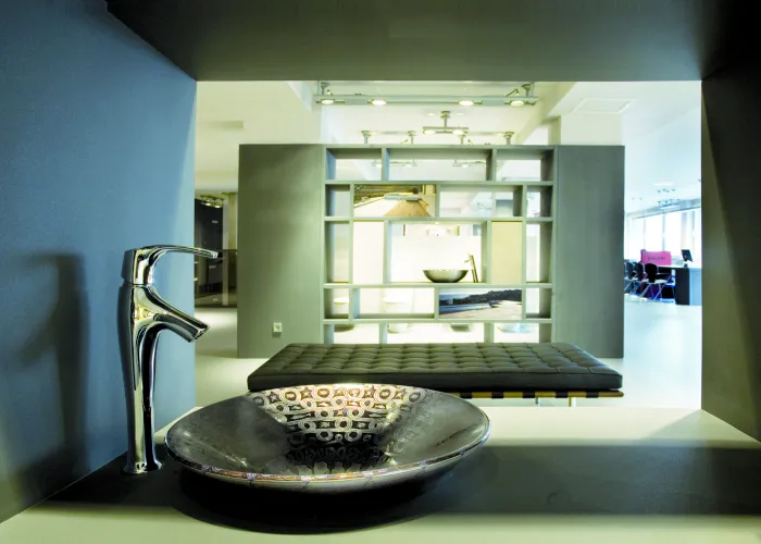 01-Aménagement-Showroom-Saloni-Architecture-Interieur-ruedufaubourgsthonore-Carrelage-Atela-Architectes-2_0_0