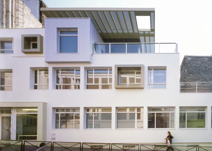 01-Rehabilitation-Extension-Restructuration-livre-2007-creche-lecomte-petite-enfance-Mairie-de-Paris-Atela-Architectes_0_0