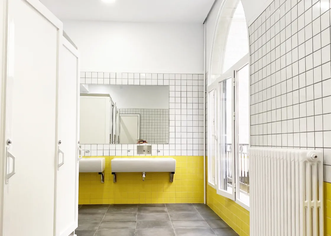 Delivery of the toilets' renovation at the Spanish School in Paris16!